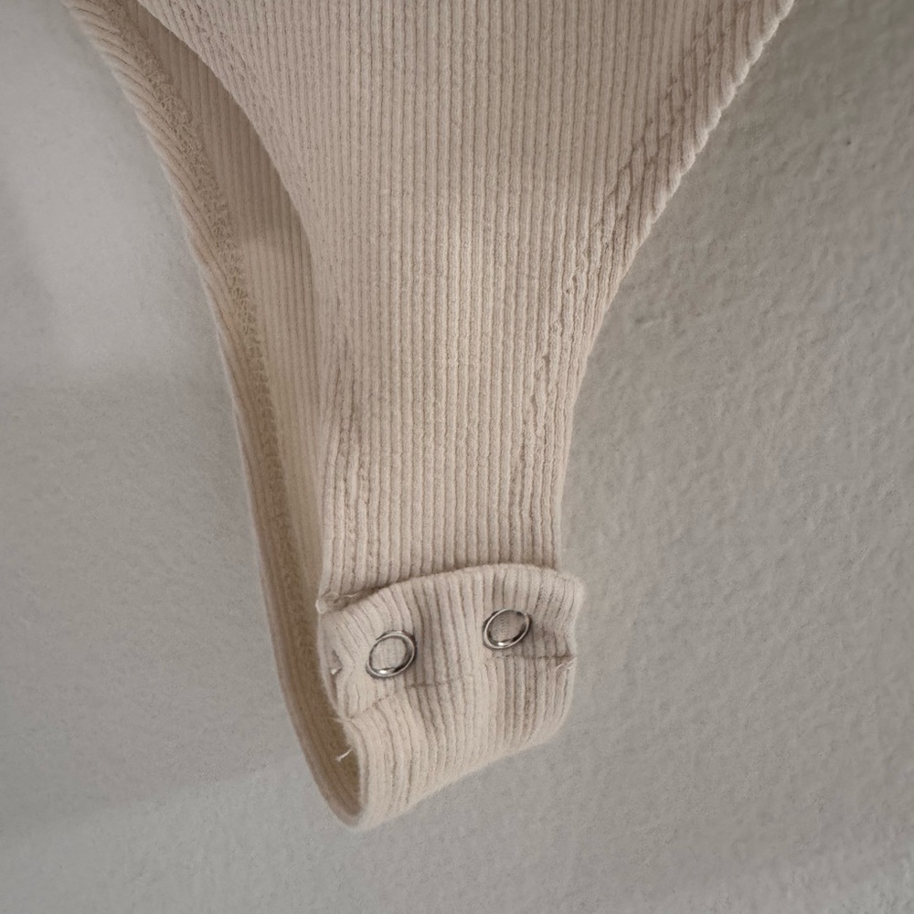 Cream Ruffle Neck Bodysuit - Picture 3 of 4